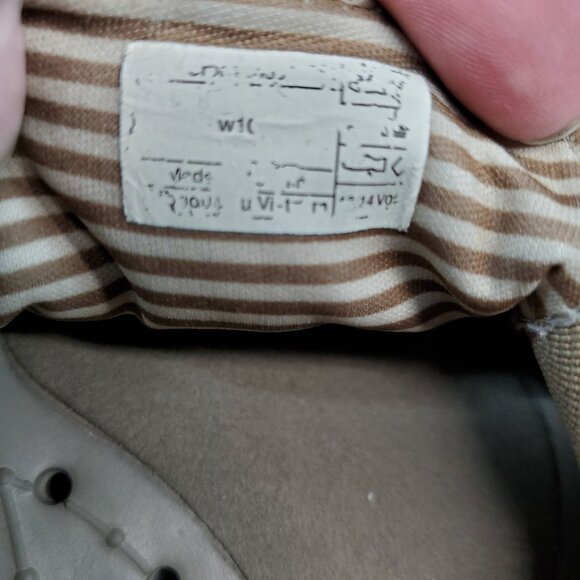 Crocs Shoes Womens Size 10 Tan Canvas Santa Cruz Slip On Loafer *Read* - Picture 13 of 14